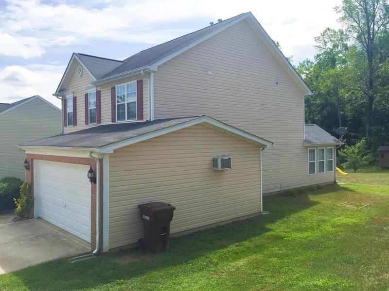 1196 Maple Ridge Dr, Burlington, NC 27217