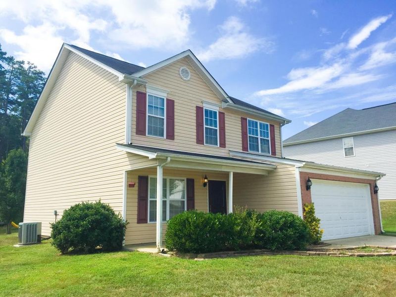 1196 Maple Ridge Dr, Burlington, NC 27217