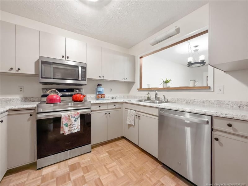 1196 Wrenwood Ct, Fayetteville, NC 28303