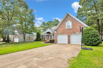 1199 Hunters Trl, Hope Mills, NC 28348