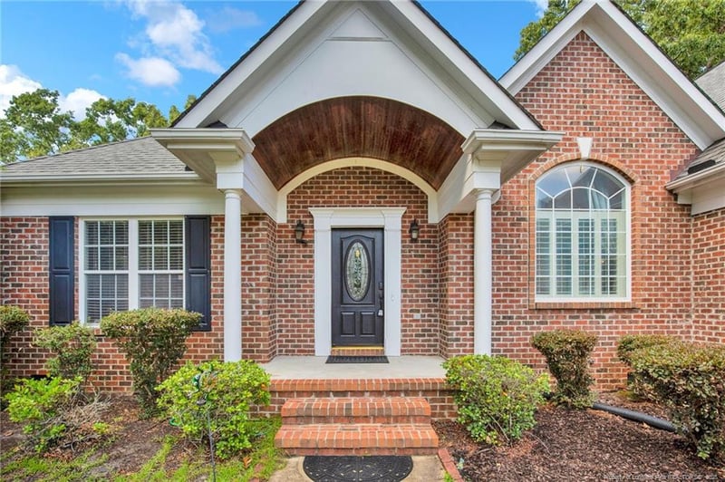 1199 Hunters Trl, Hope Mills, NC 28348