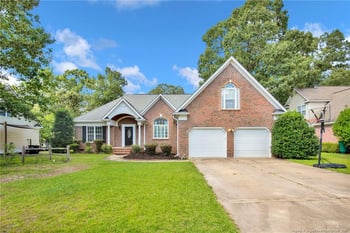1199 Hunters Trl, Hope Mills, NC 28348