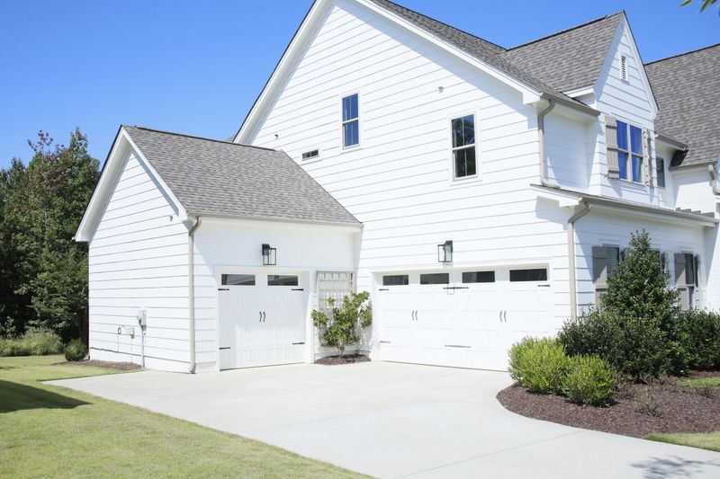 12 Ashwood Dr, Chapel Hill, NC 27516