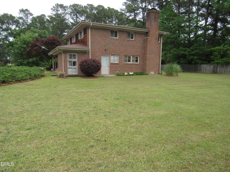 12 Cedar Dr, Smithfield, NC 27577