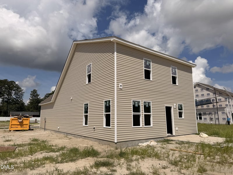 12 W Coulter Ct, Selma, NC 27576