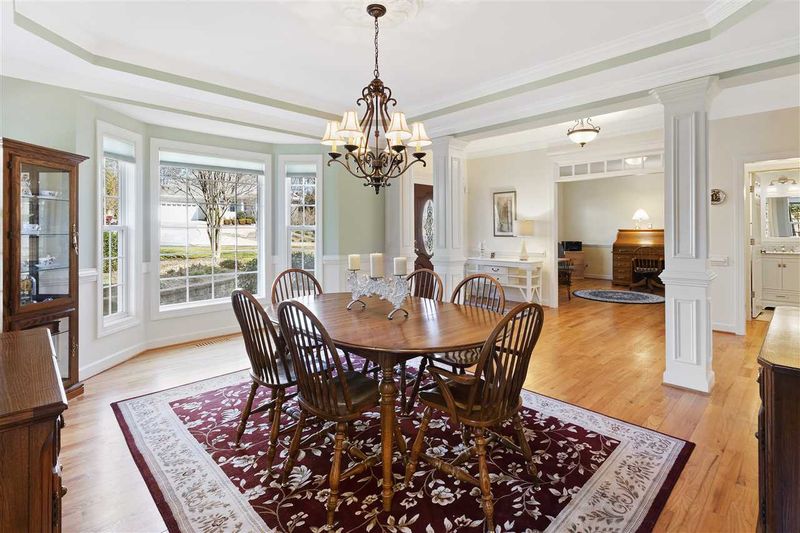 12 Davis Love Dr, Chapel Hill, NC 27517