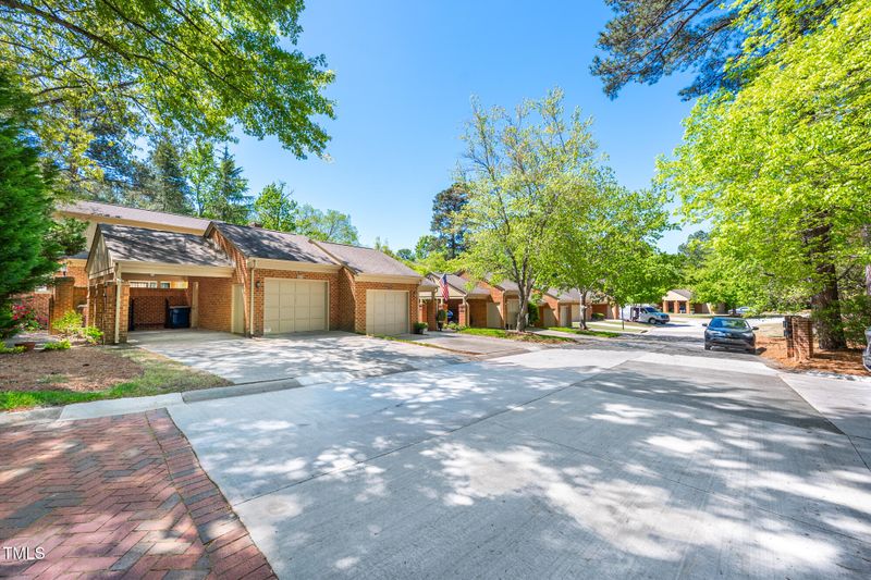 12 Innisfree Dr, Durham, NC 27707