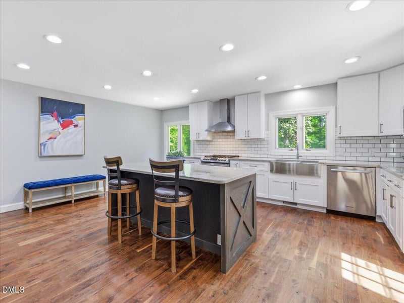 12 Lanier Dr, Chapel Hill, NC 27517