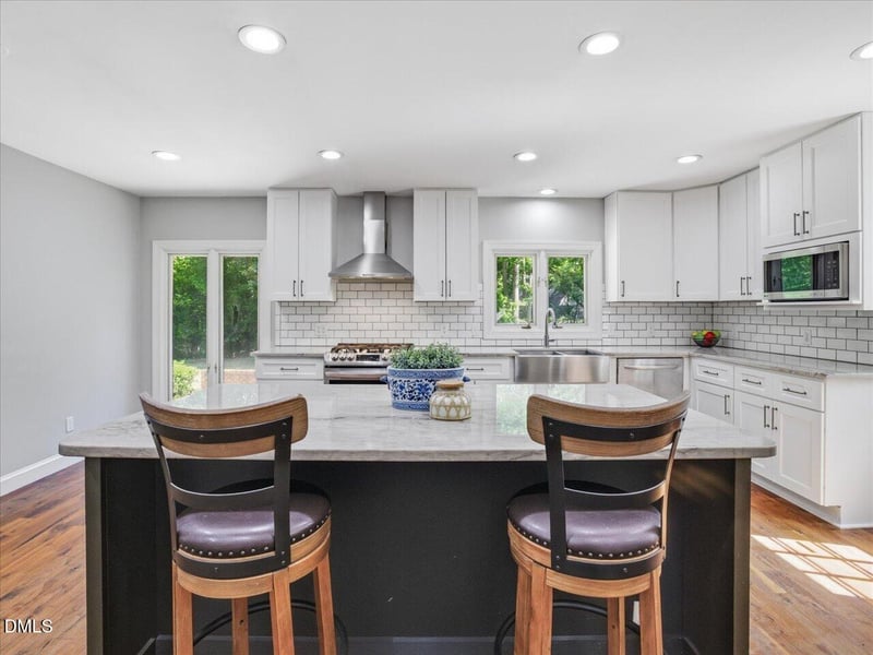 12 Lanier Dr, Chapel Hill, NC 27517
