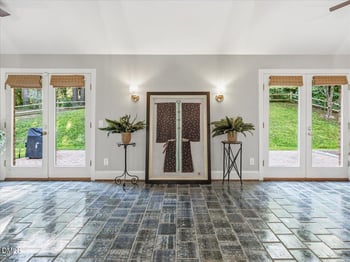 12 Lanier Dr, Chapel Hill, NC 27517