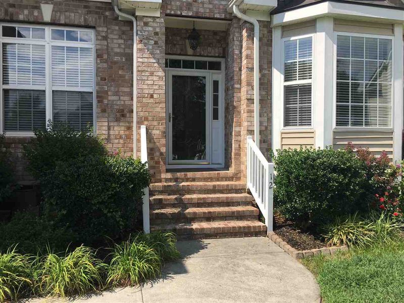 12 Laurel Leaf Ct, Durham, NC 27703