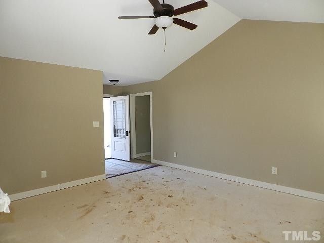 12 Lawson Ct, Smithfield, NC 27577
