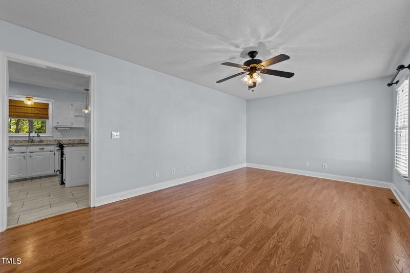 12 Lea Ln, Mebane, NC 27302