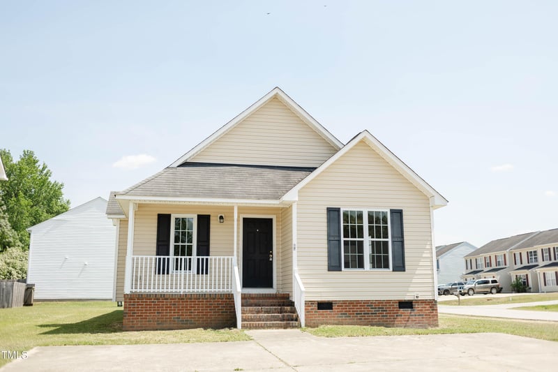12 Linsey Ct, Lillington, NC 27546