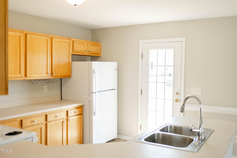 12 Linsey Ct, Lillington, NC 27546