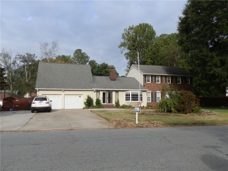 12 London Ln, Mebane, NC 27302