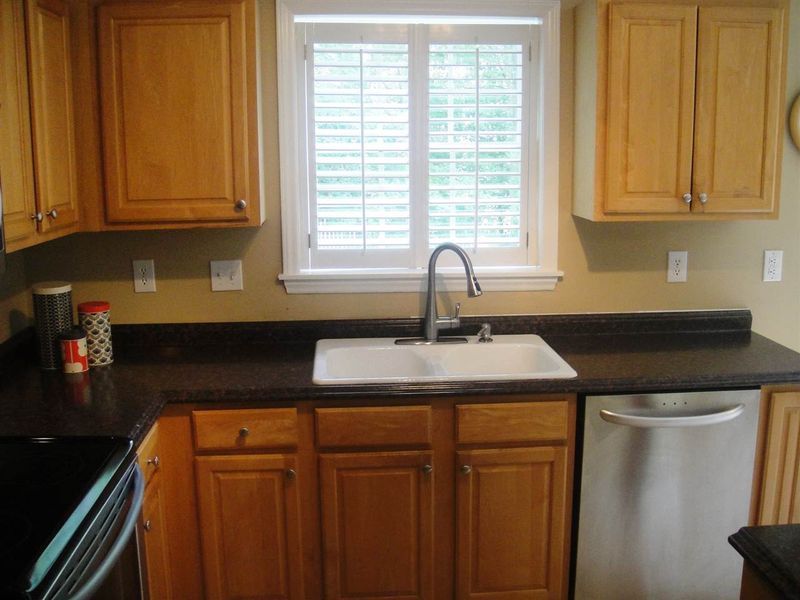 12 Lullwater Ct, Durham, NC 27703