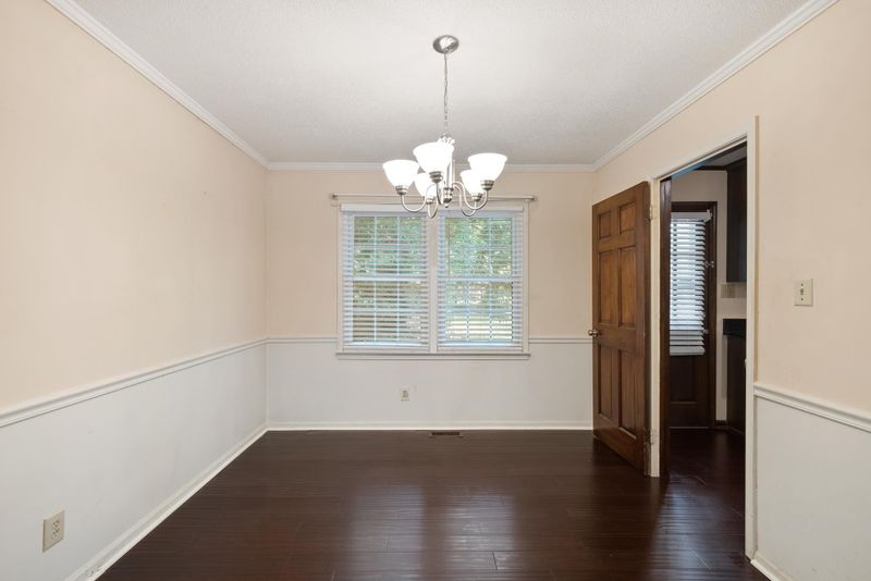 12 Lynn Rd, Raleigh, NC 27609
