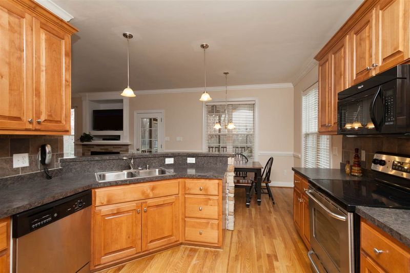 12 Oak Island Ct, Garner, NC 27529