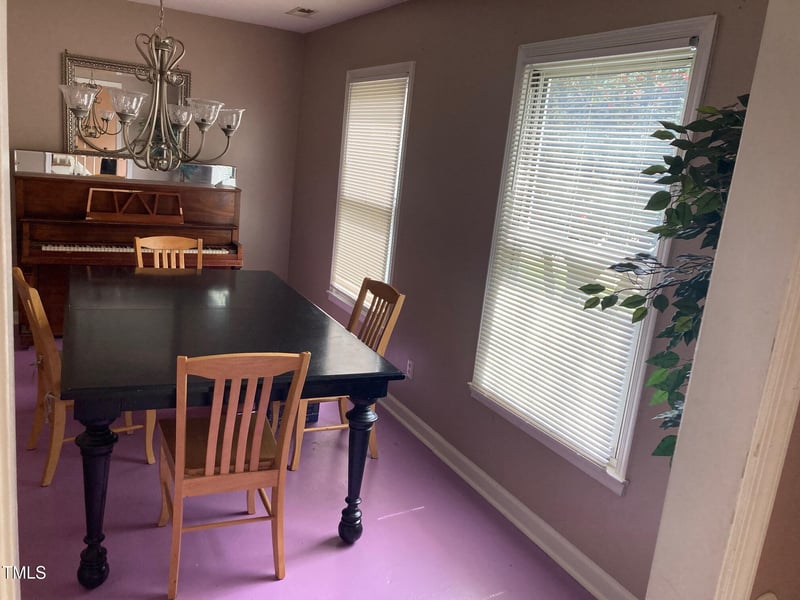 12 Patriot Cir, Durham, NC 27704