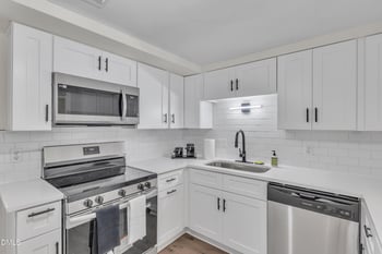 12 Patriot Cir, Durham, NC 27704