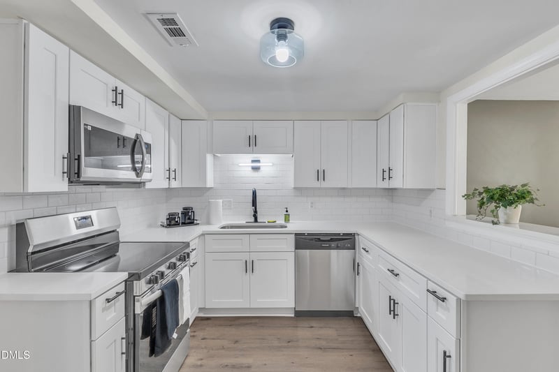 12 Patriot Cir, Durham, NC 27704