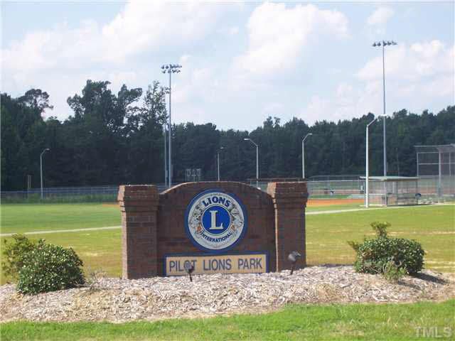12 Pilot Bypass Rd, Zebulon, NC 27597
