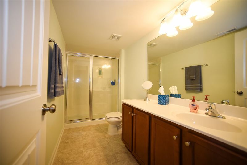 12 Prairie View Ct, Durham, NC 27703