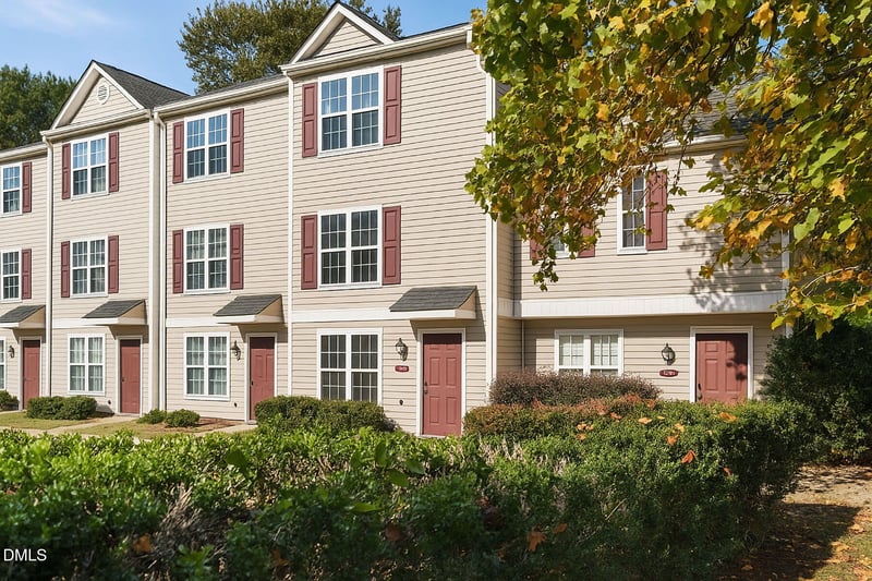 12 Red Ln, Raleigh, NC 27606