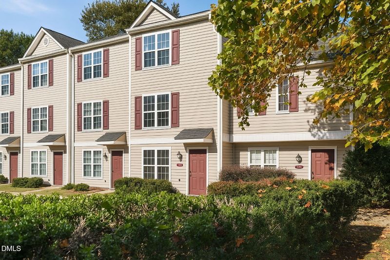 12 Red Ln, Raleigh, NC 27606