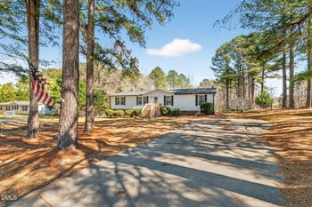 12 Red Oak Dr, Smithfield, NC 27577