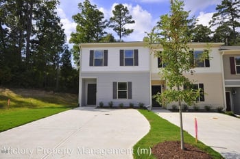 12 Rochambeau Ct, Durham, NC 27704