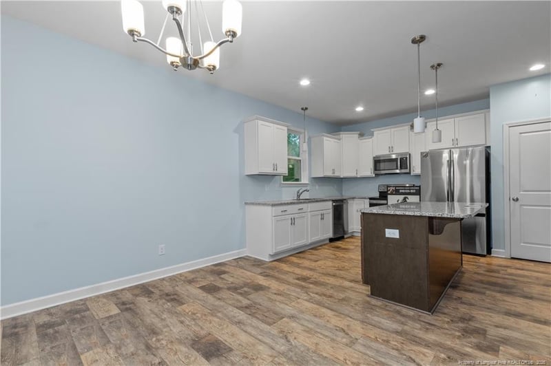 12 Stonecliff Ln, Sanford, NC 27332