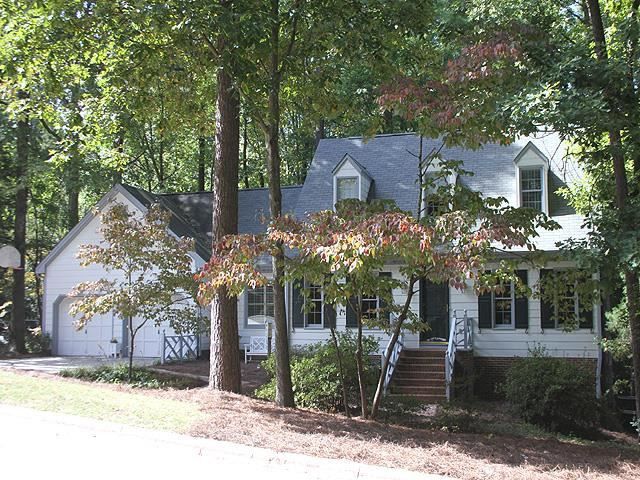 120 Amesbury Ln, Cary, NC 27511