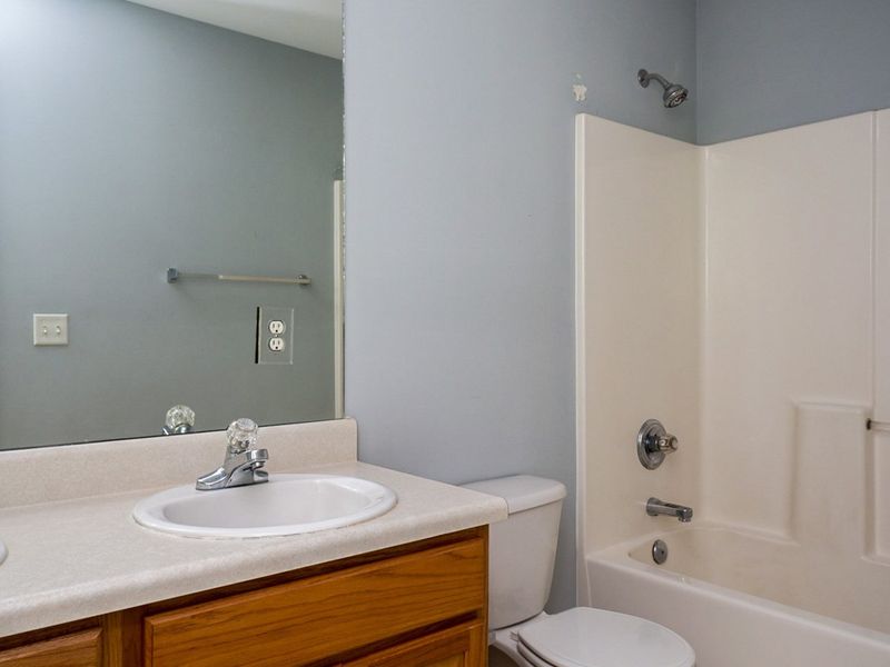 120 Beaver Ridge Dr, Youngsville, NC 27596
