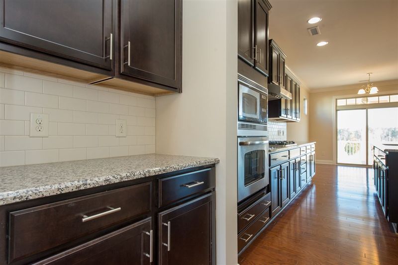120 Champion Oak Dr, Cary, NC 27519