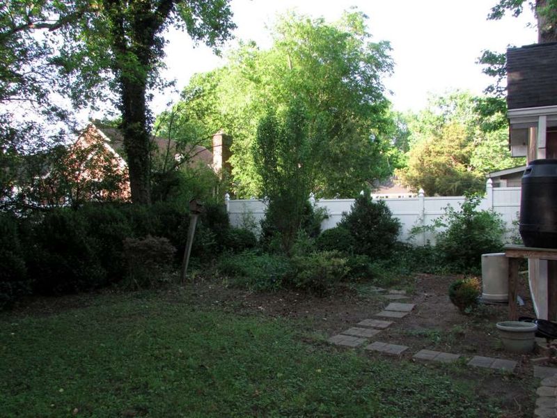 120 S Charles St, Roxboro, NC 27573