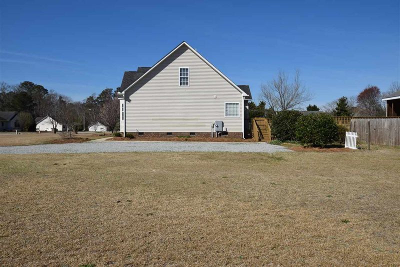 120 Edmondson Dr, Willow Springs, NC 27592
