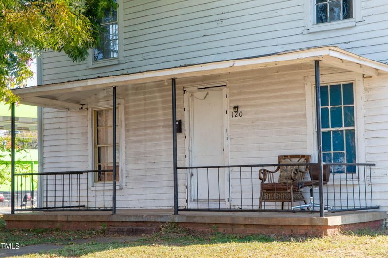 120 Everett St, Burlington, NC 27215