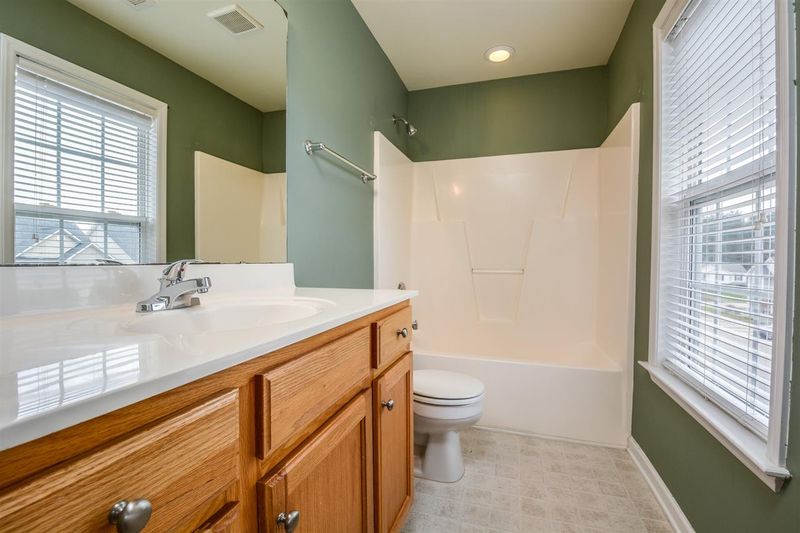 120 Gatwick Ct #120, Clayton, NC 27520