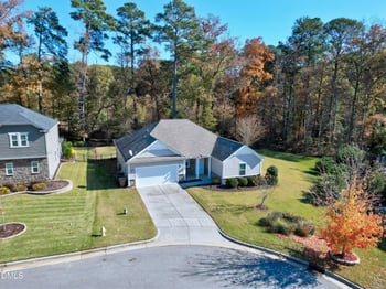120 Grandfather Ct, Holly Springs, NC 27540