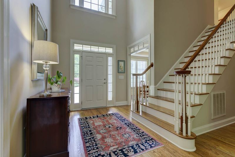 120 Greensview Dr, Cary, NC 27518