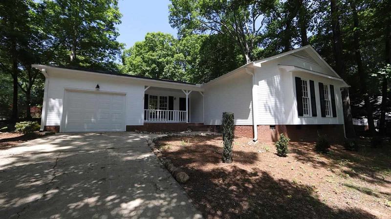 120 Heidinger Dr, Cary, NC 27511