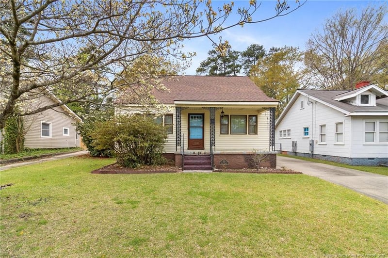 120 John St, Fayetteville, NC 28305