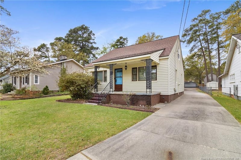 120 John St, Fayetteville, NC 28305