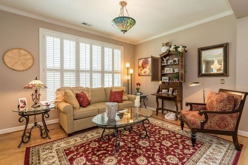 120 Knotts Valley Ln, Cary, NC 27519