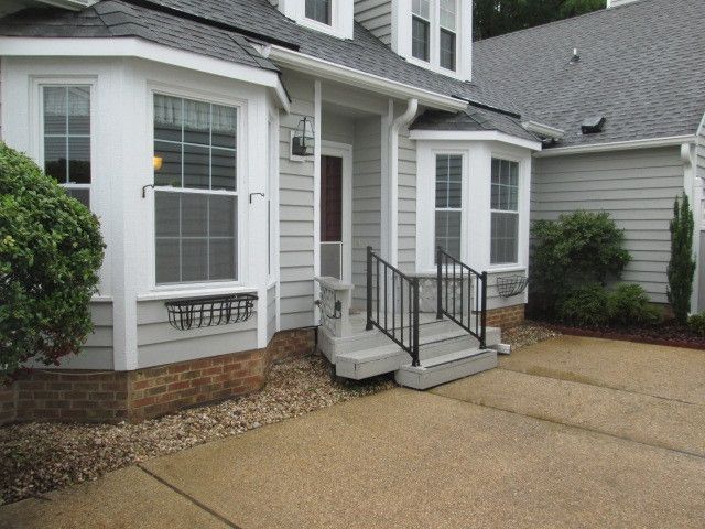 120 Lakewater Dr, Cary, NC 27511