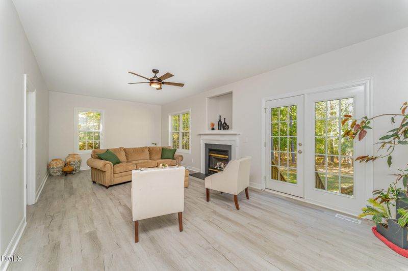 120 Marlowe Dr, Youngsville, NC 27596