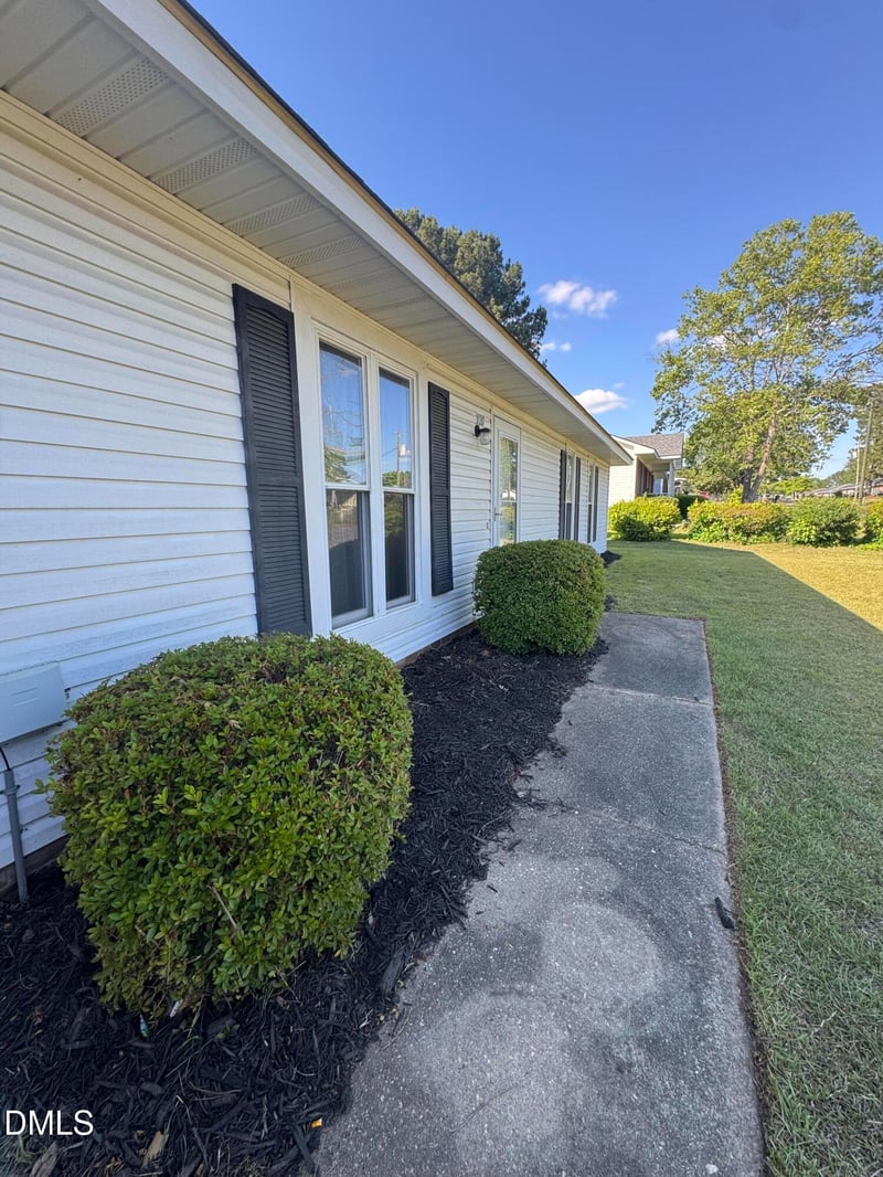 120 Mars Dr, Dunn, NC 28334