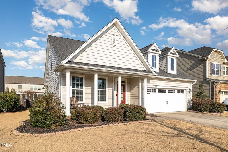 120 Martingale Dr, Holly Springs, NC 27540